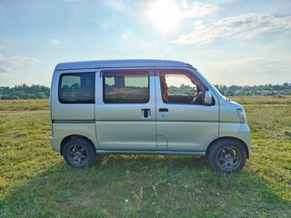 2017 Daihatsu Hijet X, серебристый, 990000 рублей, вид 4