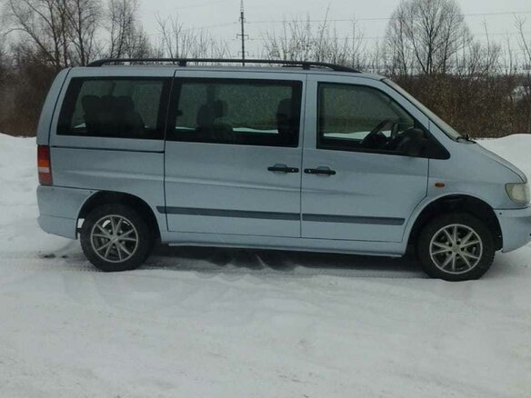 1996 Mercedes-Benz Vito 113 I (W638), серебристый - вид 2