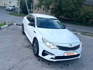 2019 Kia Optima IV Рестайлинг, белый, 1420000 рублей, вид 1