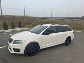 2013 Skoda Octavia RS III, белый, 1850000 рублей, вид 3