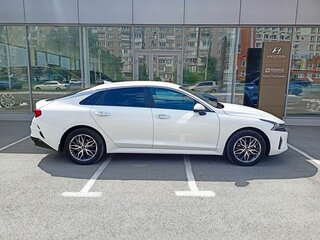 2021 Kia K5 III, белый, 2550000 рублей, вид 5