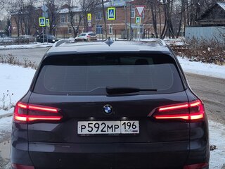 2021 BMW X5 25d IV (G05/G18), серый, 8000000 рублей, вид 4