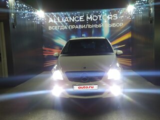 2010 Mercedes-Benz B-Класс 200 I (W245) Рестайлинг, белый, 1050000 рублей, вид 1