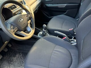 2012 Kia Rio 5-speed III, серый, 500000 рублей, вид 5