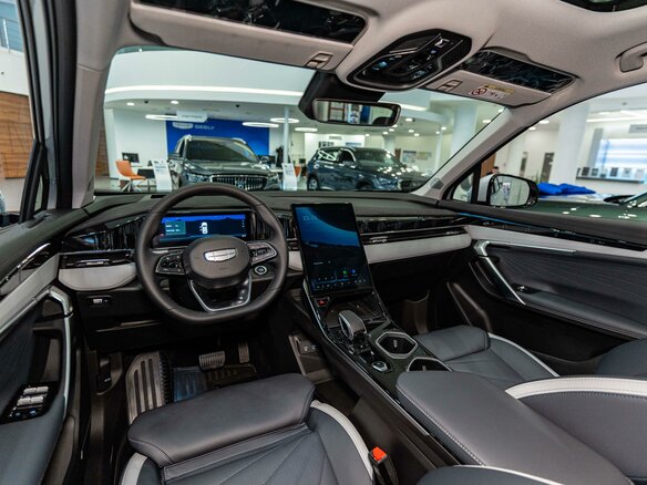 2025 Geely Atlas II, серебристый, 3997651 рублей - вид 17