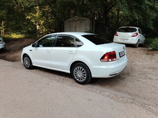 2016 Volkswagen Polo V Рестайлинг, белый, 700000 рублей, вид 5