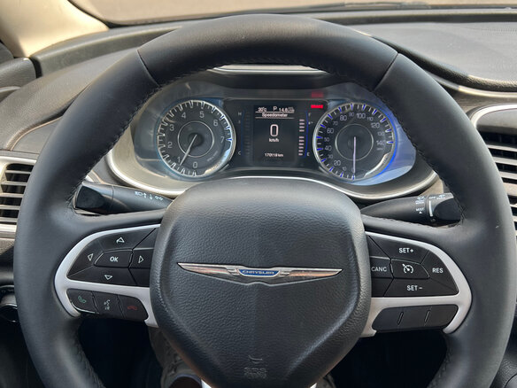 2014 Chrysler 200 II, серый, 1790000 рублей - вид 13