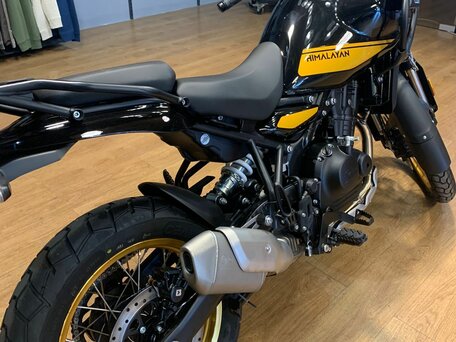 2025 Royal Enfield Himalayan, чёрный, 662000 рублей, вид 3