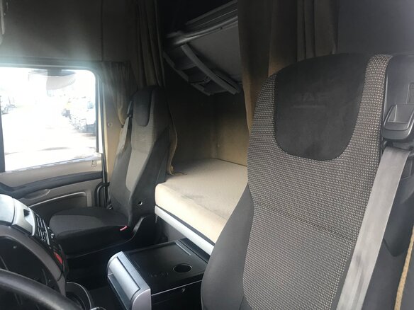 2018 DAF XF 105, серебристый - вид 10