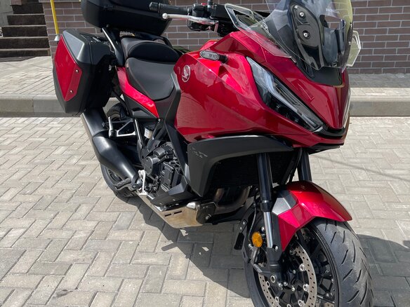 2024 Honda NT1100, красный, 1599000 рублей - вид 1