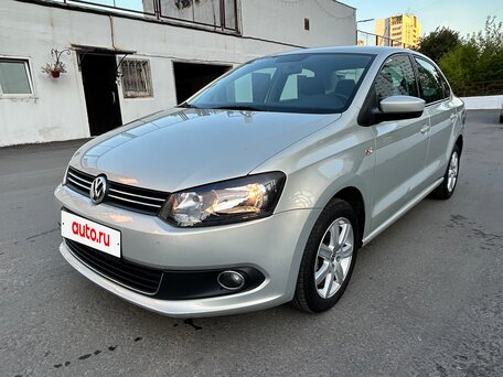 2011 Volkswagen Polo V, бежевый, 938000 рублей, вид 2