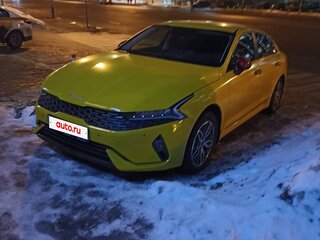 2022 Kia K5 III, жёлтый, 3200000 рублей, вид 1