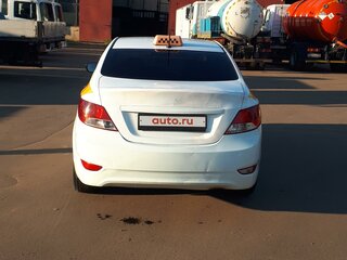 2013 Hyundai Solaris I, белый, 680000 рублей, вид 2