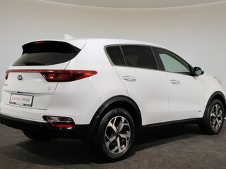 2020 Kia Sportage IV Рестайлинг, белый, 2280000 рублей, вид 5