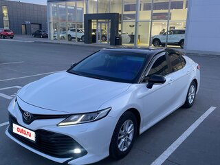 2020 Toyota Camry VIII (XV70), белый, 2350000 рублей, вид 5