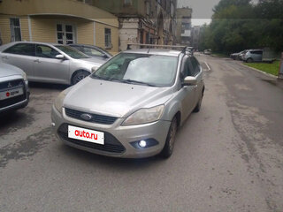 2011 Ford Focus II Рестайлинг, серебристый, 450000 рублей, вид 1