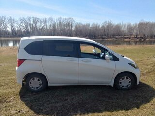 2011 Honda Freed I, белый, 1100000 рублей, вид 4