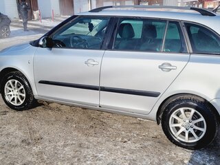 2009 Skoda Fabia II, серебристый, 480000 рублей, вид 3
