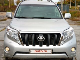 2013 Toyota Land Cruiser Prado 150 Series Рестайлинг 1, серебристый, 3400000 рублей, вид 2