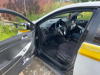 2014 Hyundai Solaris I, чёрный, 355000 рублей, вид 5