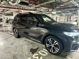 2021 BMW X7 40i I (G07), чёрный, 7800000 рублей, вид 4
