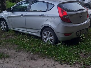 2011 Hyundai Solaris I, серебристый, 800000 рублей, вид 2