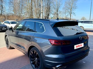 2019 Volkswagen Touareg III, серый, 7200000 рублей, вид 4