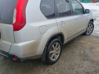 2011 Nissan X-Trail II Рестайлинг, серебристый, 1377777 рублей, вид 4