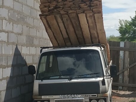 1991 Nissan Atlas, белый, 899999 рублей, вид 4