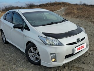 2011 Toyota Prius III (XW30), белый, 900000 рублей, вид 2