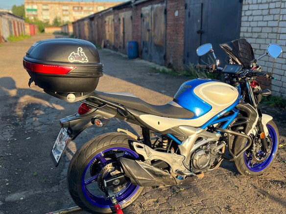 2009 Suzuki SFV 650 Gladius, синий, 400000 рублей - вид 2