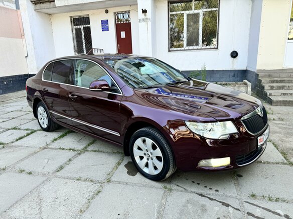 2011 Skoda Superb II, красный, 1300000 рублей