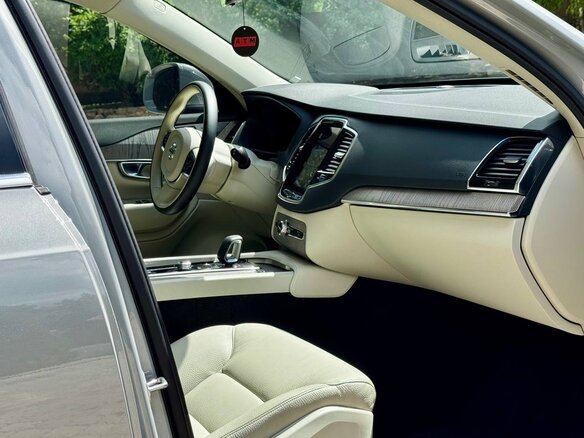 2023 Volvo XC90 II Рестайлинг 1, серый, 8300000 рублей - вид 6