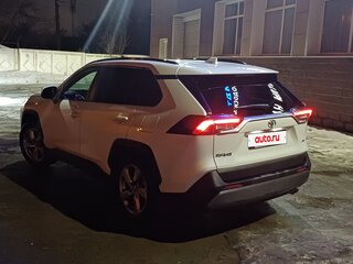 2021 Toyota RAV4 V (XA50), белый, 3450000 рублей, вид 3