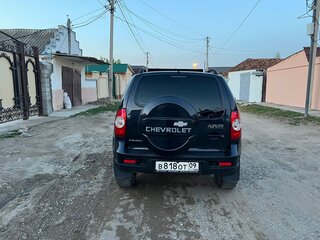 2017 Chevrolet Niva I Рестайлинг, чёрный, 900000 рублей, вид 3