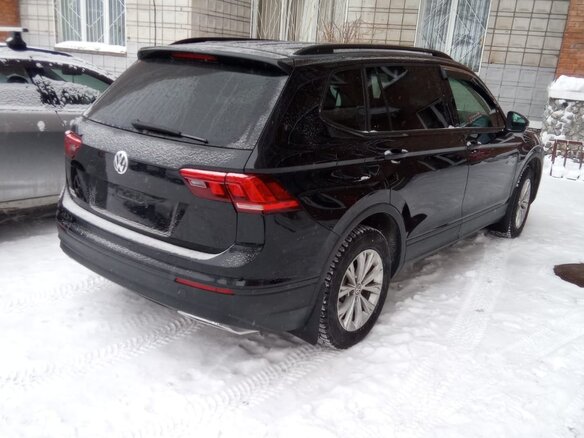 2017 Volkswagen Tiguan Allspace II, чёрный, 2800000 рублей - вид 1