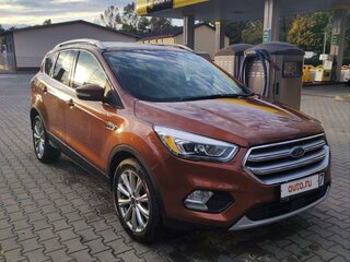 2017 Ford Escape III Рестайлинг, золотистый, 1440000 рублей, вид 4