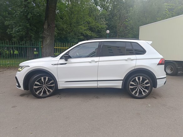 2021 Volkswagen Tiguan II Рестайлинг, белый - вид 5