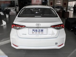 2022 Toyota Corolla XII (E210), белый, 1750000 рублей, вид 3
