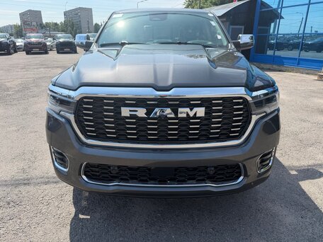2026 Ram 1500 Crew Cab V Рестайлинг, серый, 12199999 рублей, вид 4