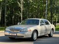 2004 Lincoln Town Car III Рестайлинг, серебристый, 2800000 рублей