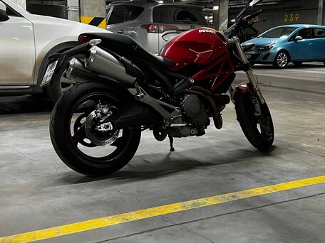 2013 Ducati Monster 696, красный, 530000 рублей, вид 2