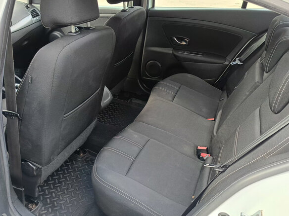 2015 Renault Fluence I Рестайлинг, белый, 450000 рублей - вид 9