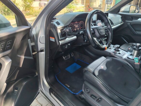 2020 Audi Q5 II (FY), серый, 3900000 рублей - вид 4