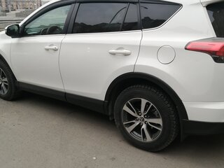 2017 Toyota RAV4 IV (XA40) Рестайлинг, белый, 2580000 рублей, вид 4