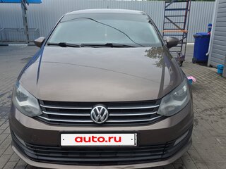 2016 Volkswagen Polo V Рестайлинг, коричневый, 820000 рублей, вид 3