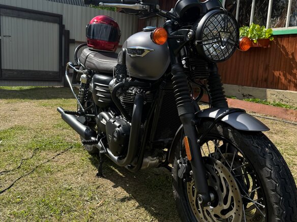 2016 Triumph Bonneville T120, серый, 1100000 рублей