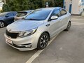 2015 Kia Rio III Рестайлинг, серебристый, 850000 рублей