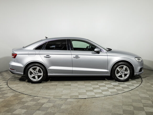 2019 Audi A3 III (8V) Рестайлинг, серебристый, 2099700 рублей - вид 3