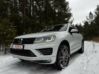 2016 Volkswagen Touareg II Рестайлинг, белый, 3499990 рублей, вид 3